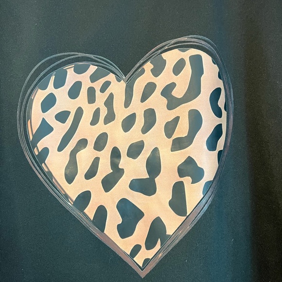 SHEIN Curve sweatshirt 3x fits like 2X - Picture 2 of 7